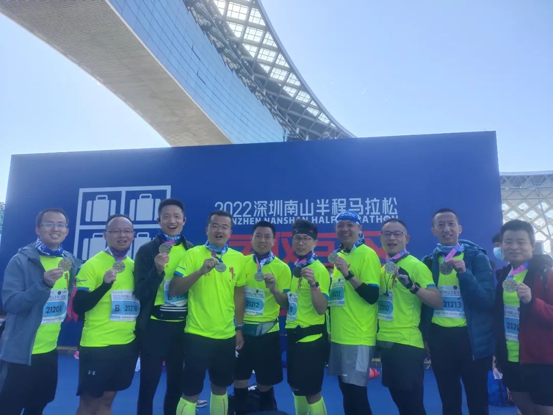 深纜“半馬跑團”燃跑2022深圳南山半程馬拉松2.jpg